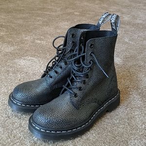 Dr. Martens Pascal NWOT